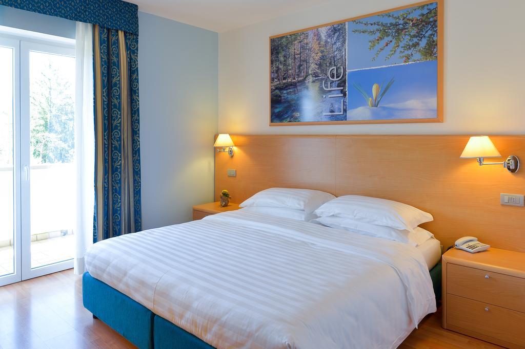 Vital Hotel Flora Comano Terme Dış mekan fotoğraf