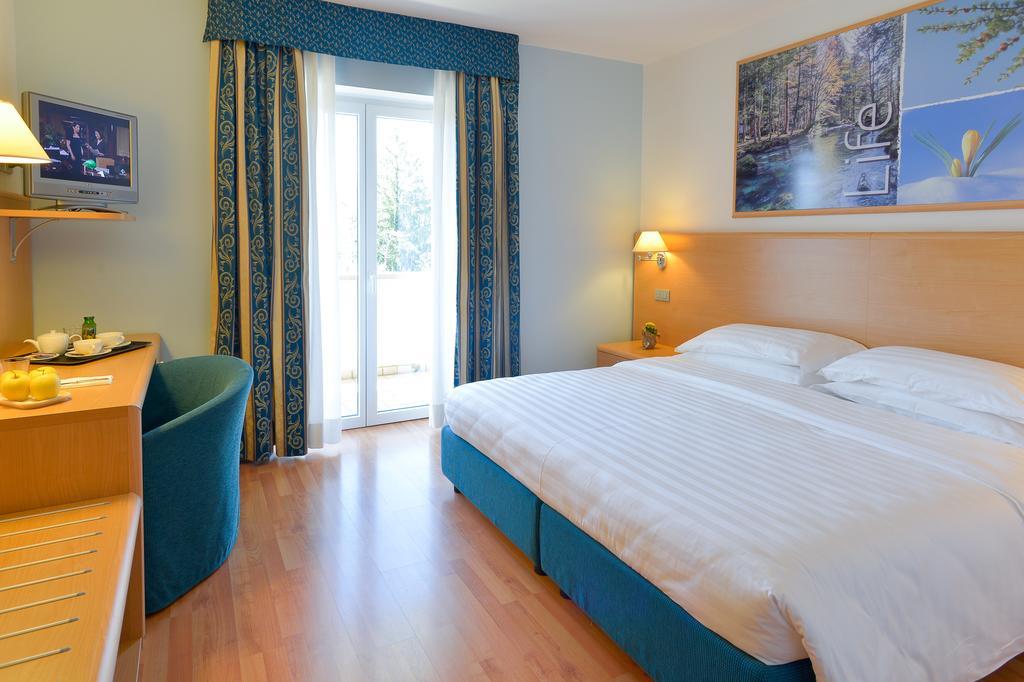 Vital Hotel Flora Comano Terme Dış mekan fotoğraf