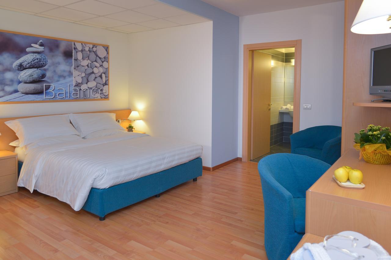 Vital Hotel Flora Comano Terme Dış mekan fotoğraf